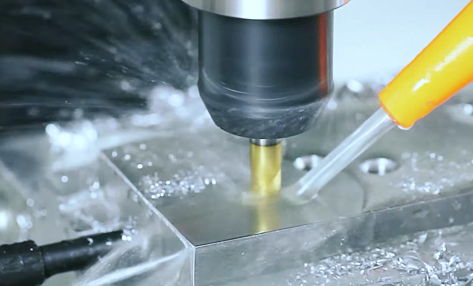 Schneidfl&uuml;ssigkeit