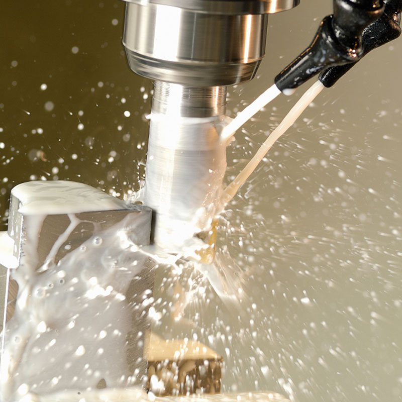 Öl schneiden vs. Schneidflüssigkeit: Ein tiefer Tauchgang für die Präzisionsbearbeitung